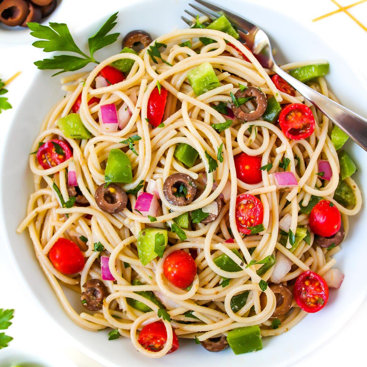 Easy Spaghetti Salad: Your Go-To Potluck & Picnic Dish